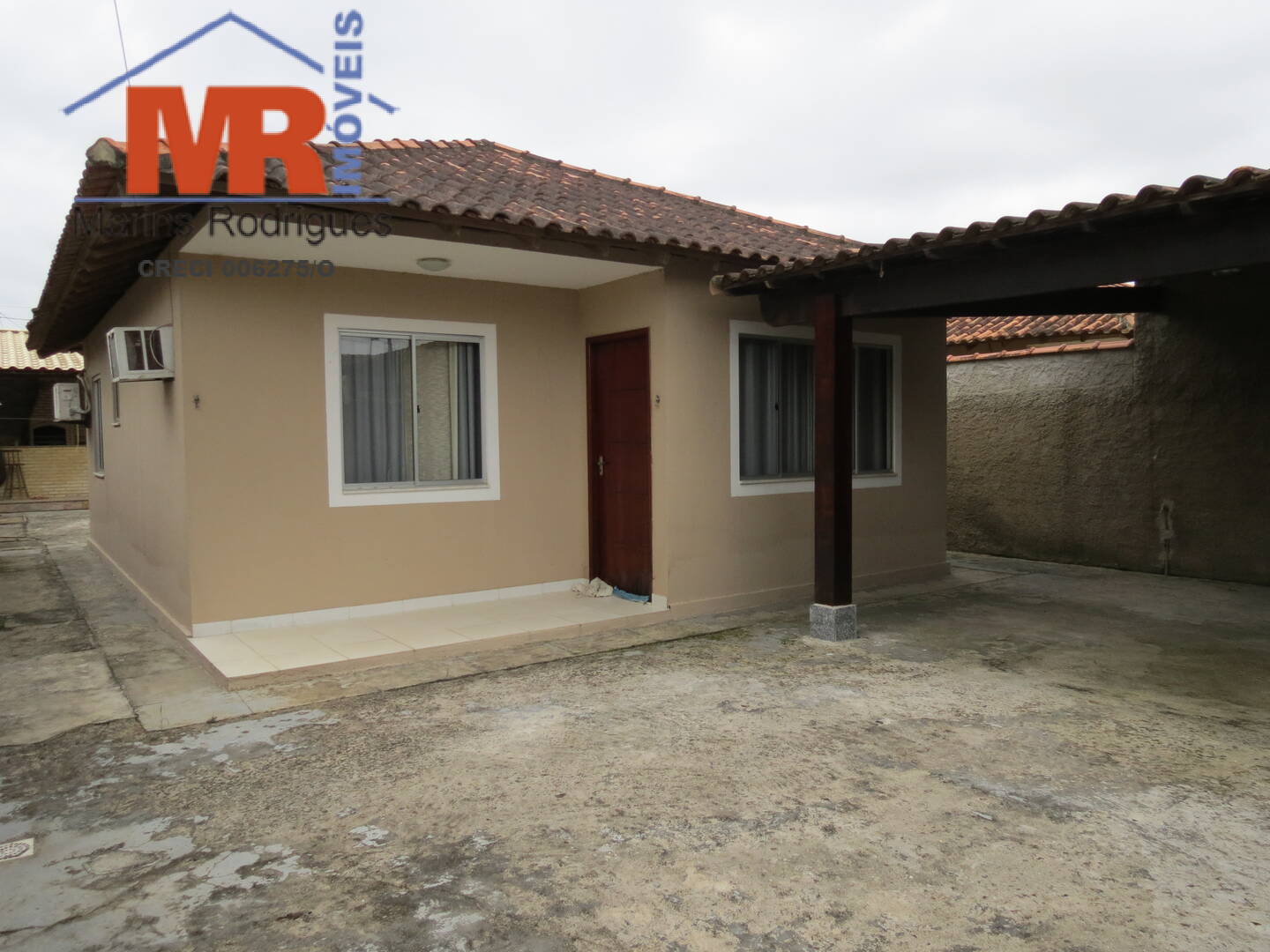 Casa à venda com 3 quartos, 250m² - Foto 2