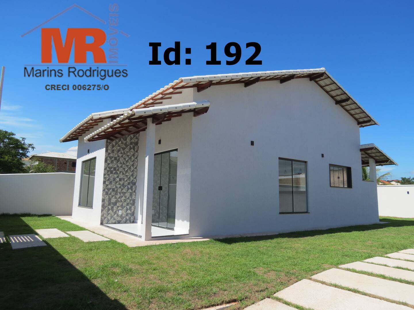 Casa à venda com 3 quartos, 250m² - Foto 1