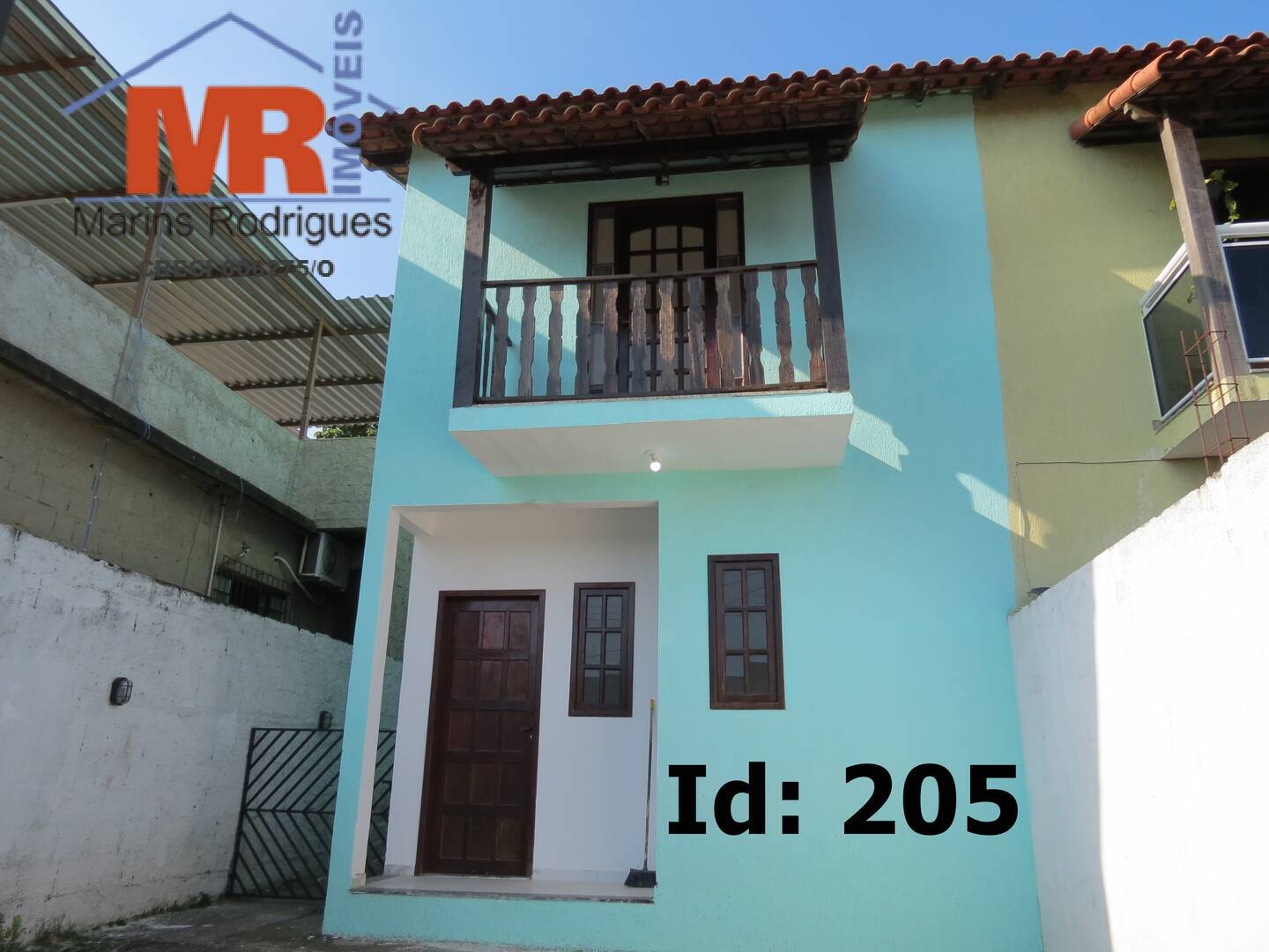 Casa à venda com 2 quartos, 180m² - Foto 1