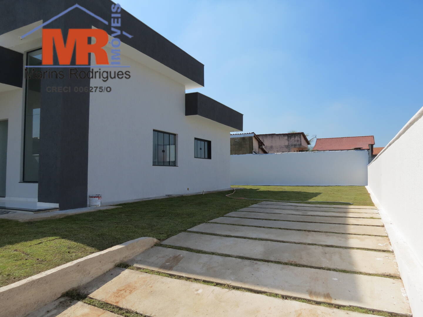 Casa à venda com 3 quartos, 250m² - Foto 2