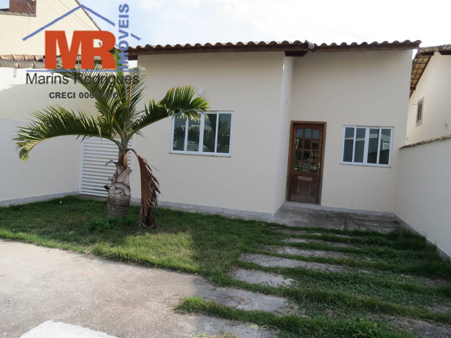 Casa à venda com 3 quartos, 160m² - Foto 1