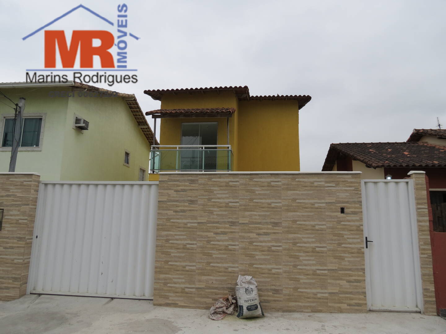 Casa à venda com 4 quartos, 160m² - Foto 2