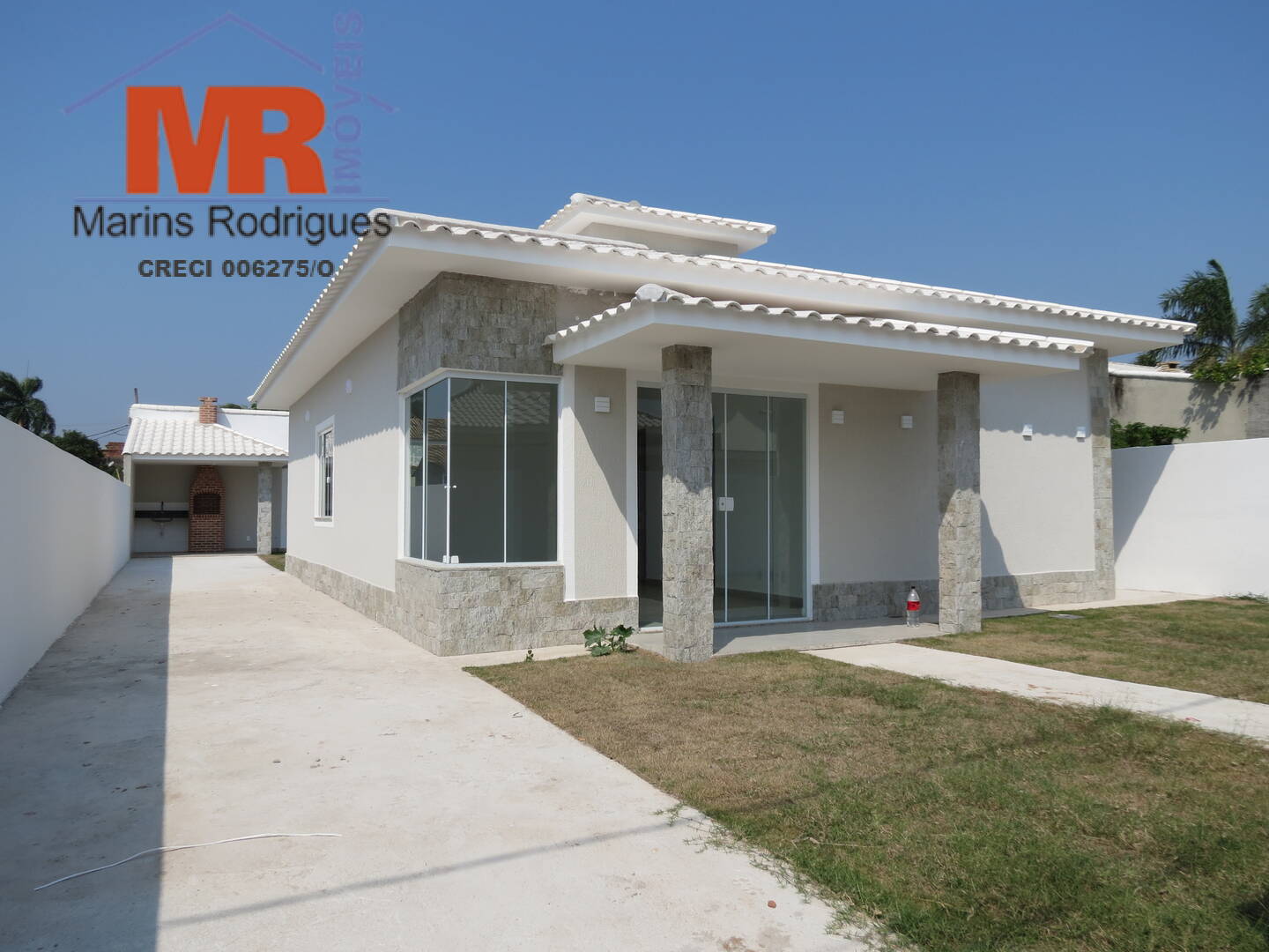 Casa à venda com 3 quartos, 250m² - Foto 1