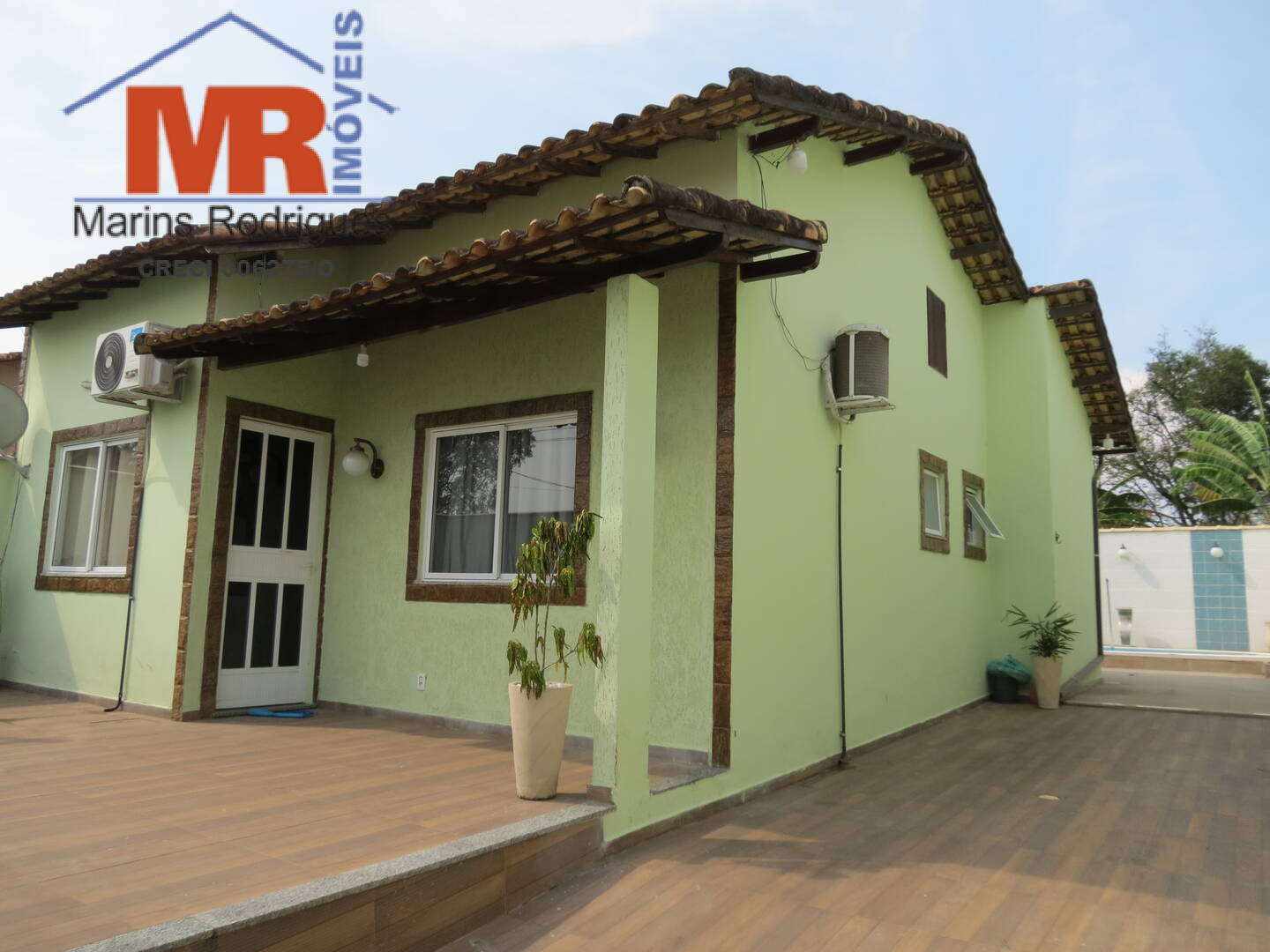 Casa à venda com 2 quartos, 200m² - Foto 1