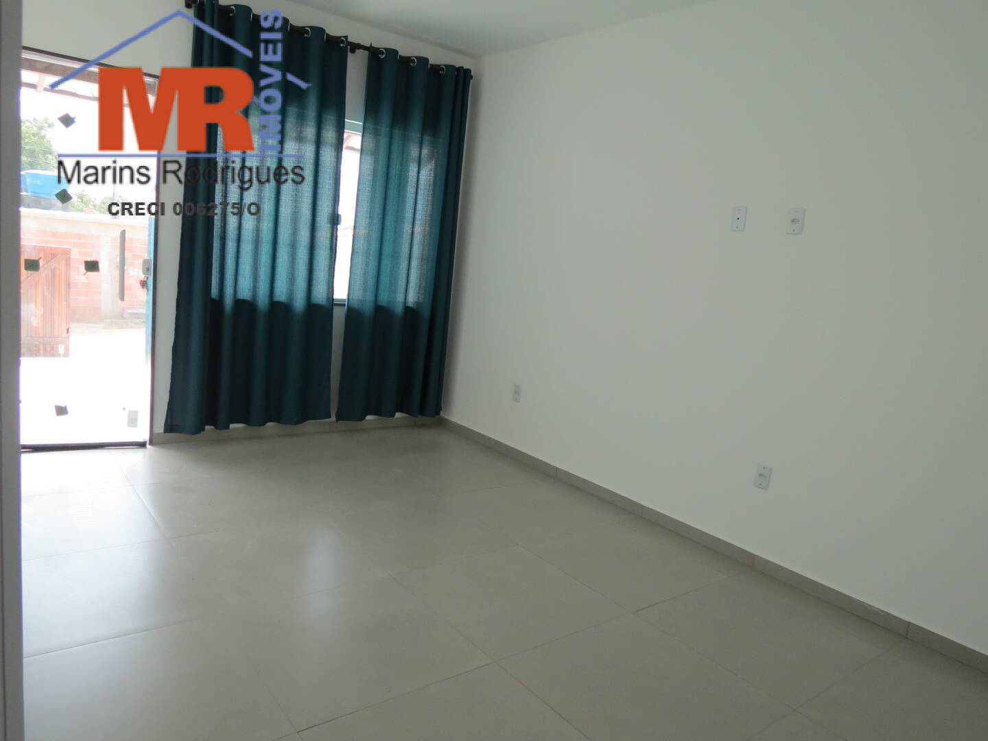 Casa à venda com 2 quartos, 300m² - Foto 4