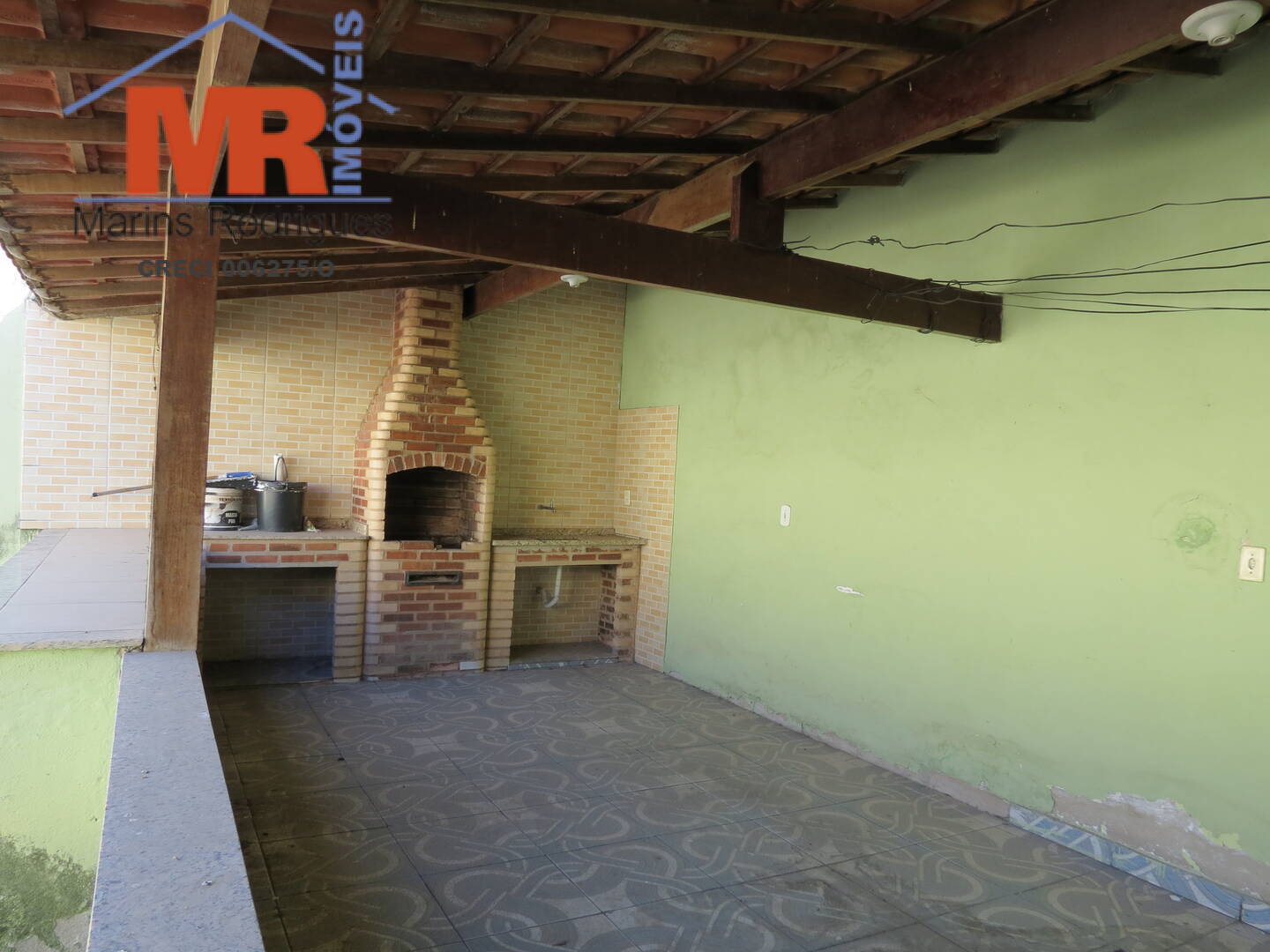 Casa à venda com 2 quartos, 200m² - Foto 2