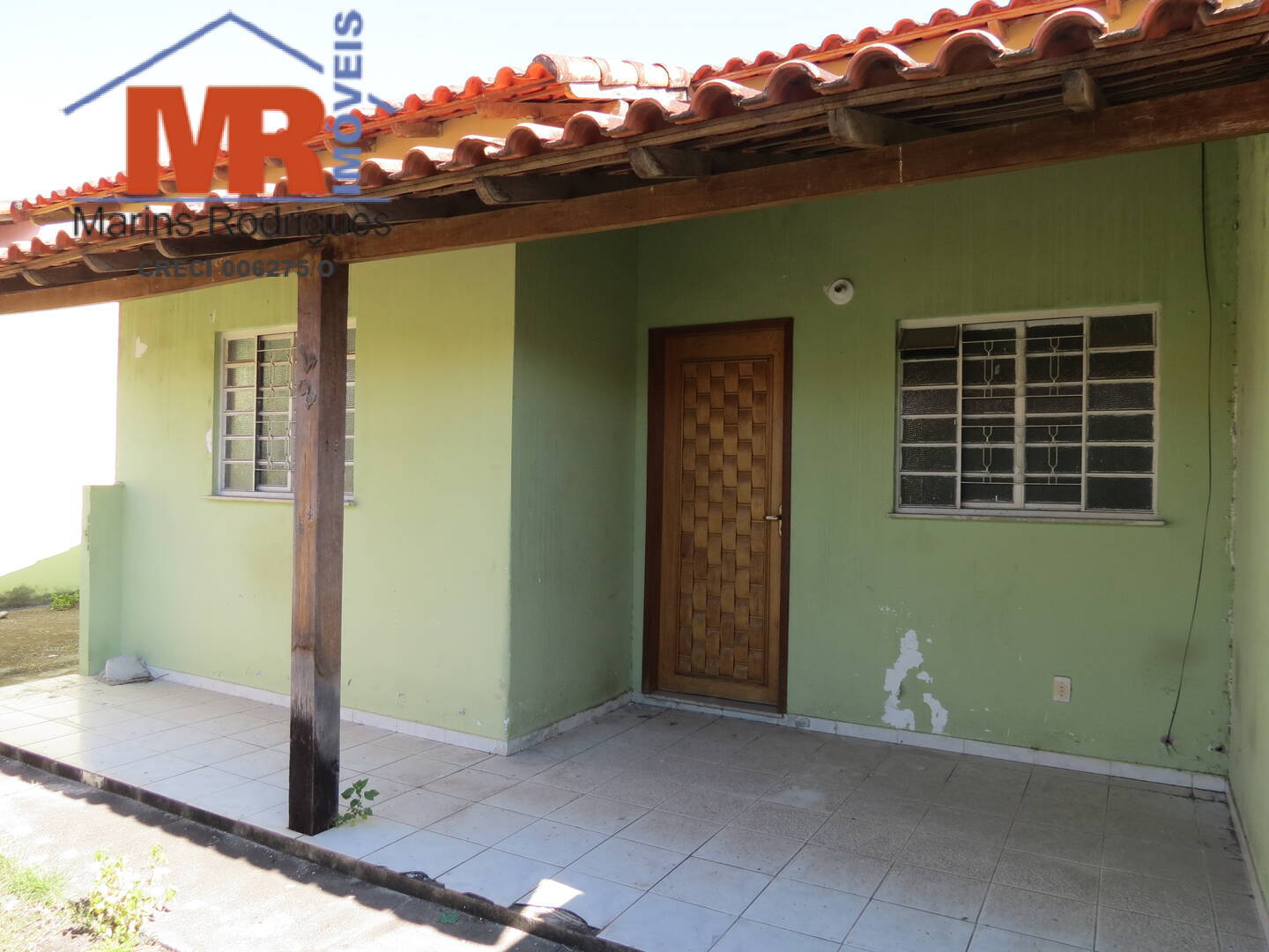 Casa à venda com 2 quartos, 200m² - Foto 1