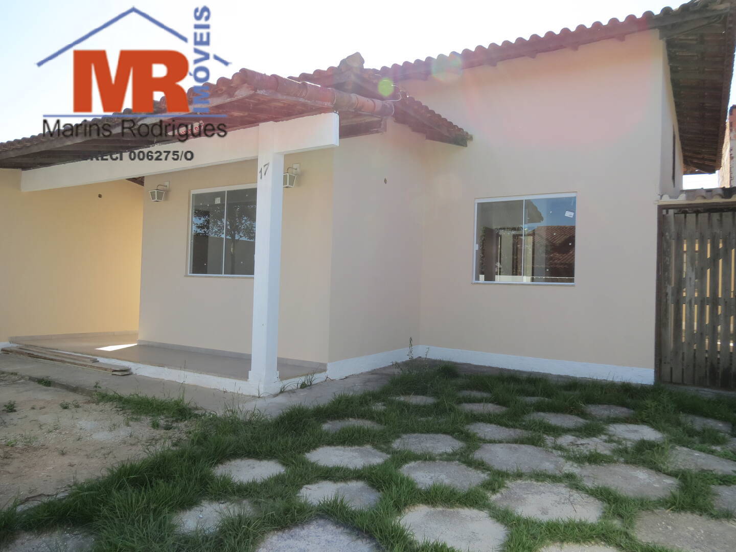 Casa à venda com 3 quartos, 200m² - Foto 1