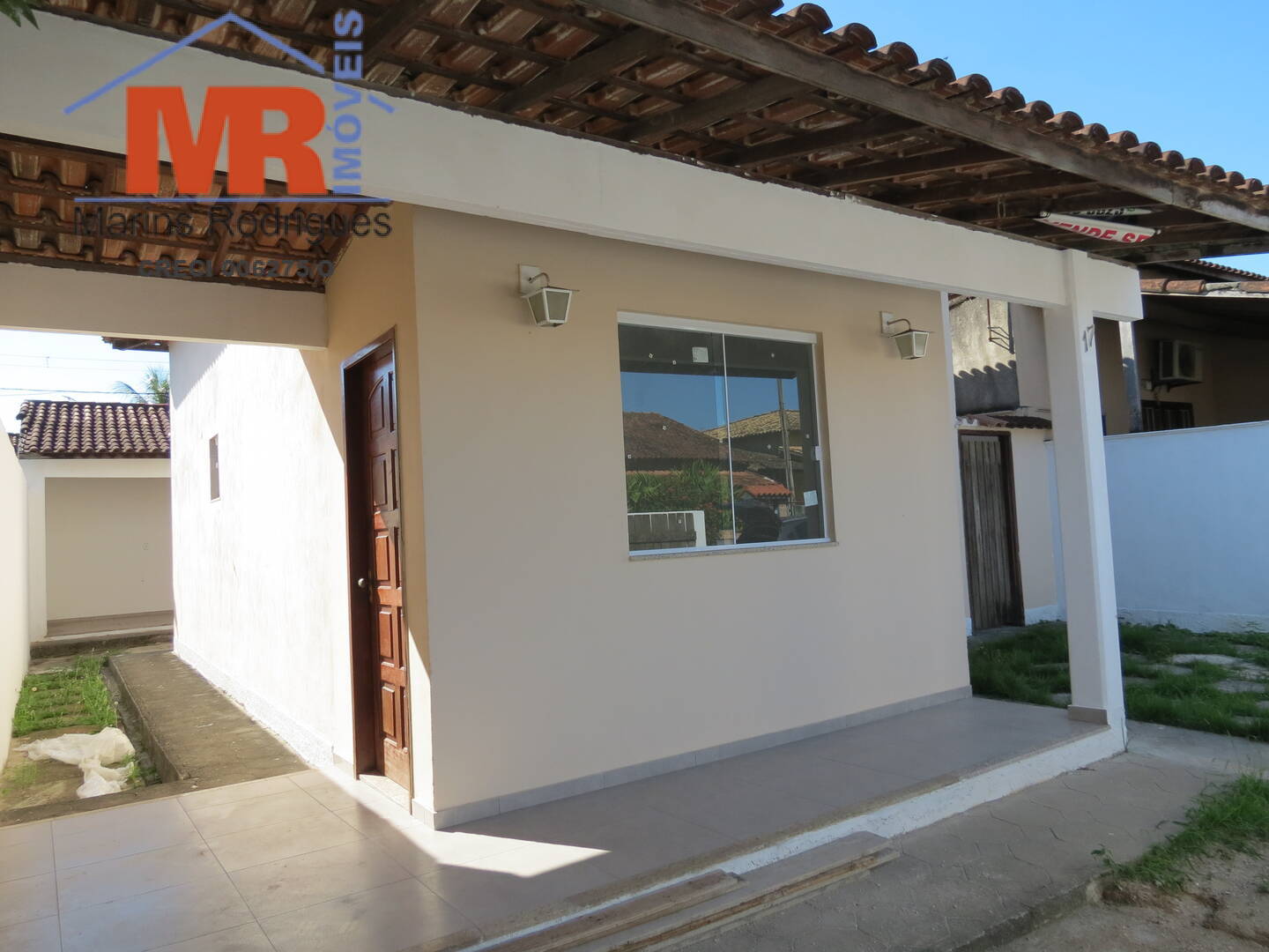 Casa à venda com 3 quartos, 200m² - Foto 2