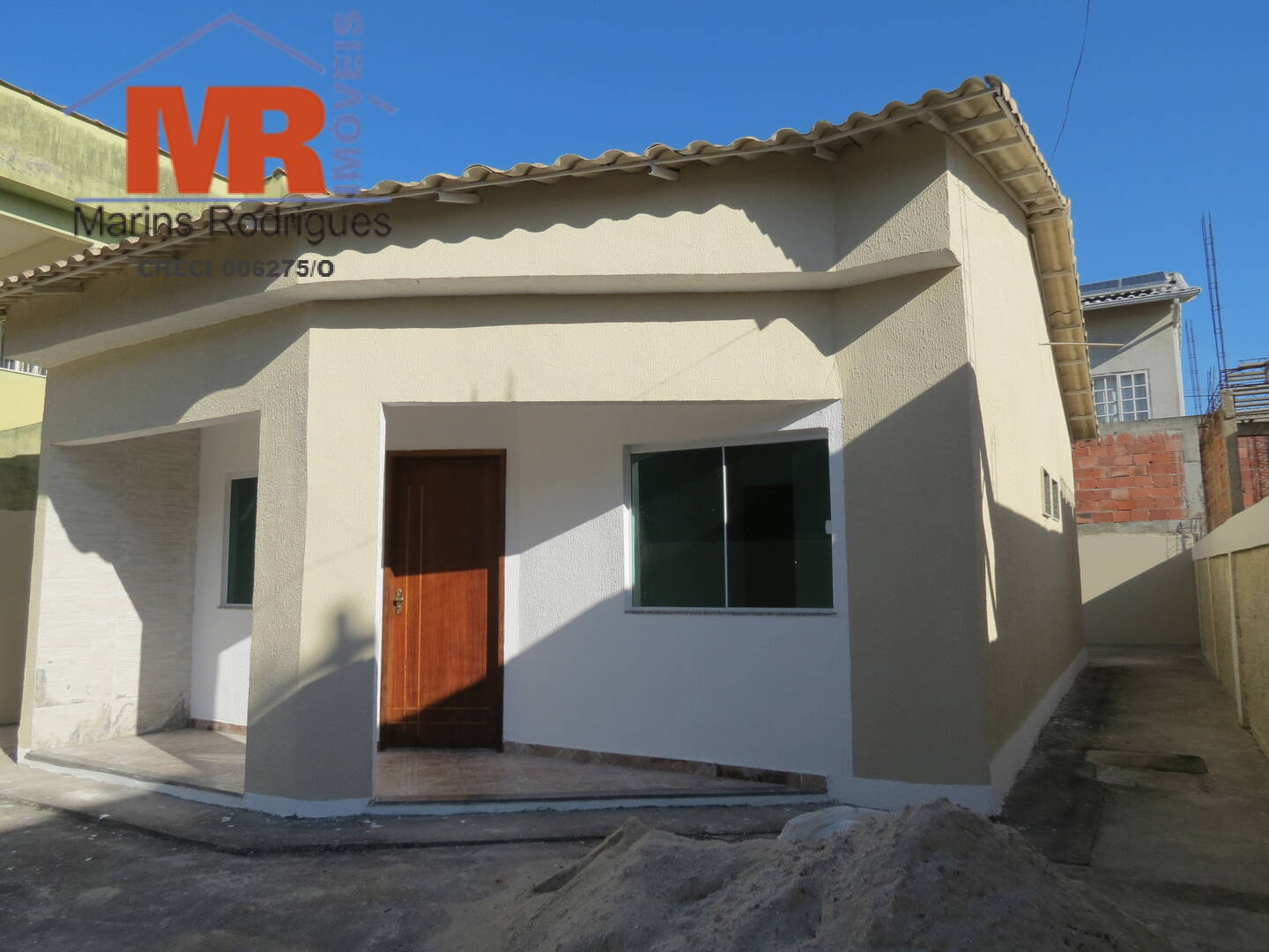 Casa à venda com 2 quartos, 200m² - Foto 2